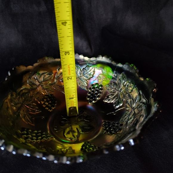 1910 Fenton Glass Company Grape And Leaf Pattern Bowl EXCELLENT CONDITION - Picture 3 of 4